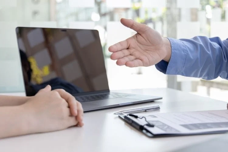 Image Article Blog Lms Personne Qui Tend La Main